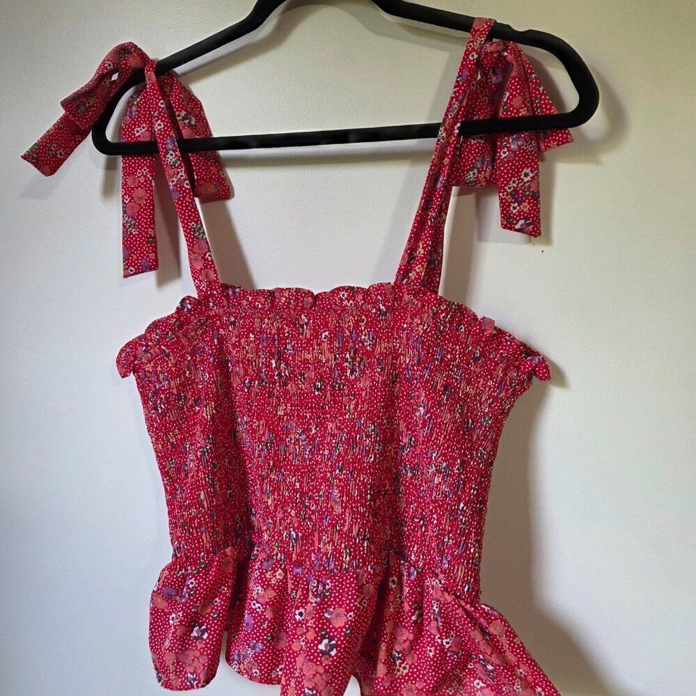 NEVER WORN FLORAL BOHO SMOCKED TIE SHOULDERS TANK TOP SIZE L